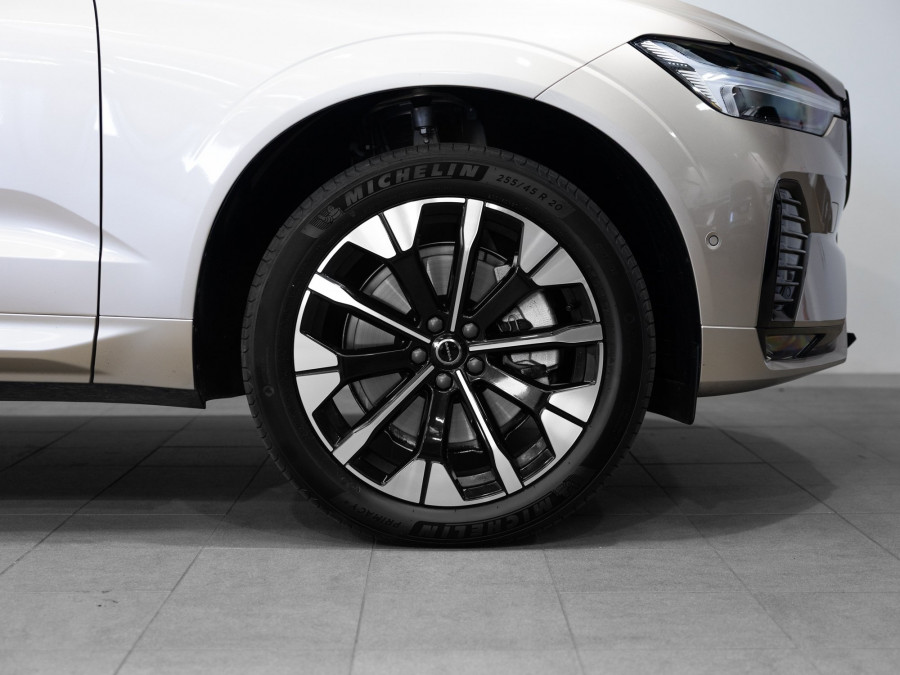 2026 Volvo XC60 UZ B5 Ultra Dark 2.0P, Mild Hybrid SUV Image 4