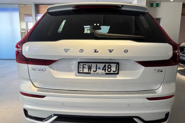 2025 MY26 Volvo XC60 UZ Plus T8 Plug-in Hybrid Dark SUV Image 7