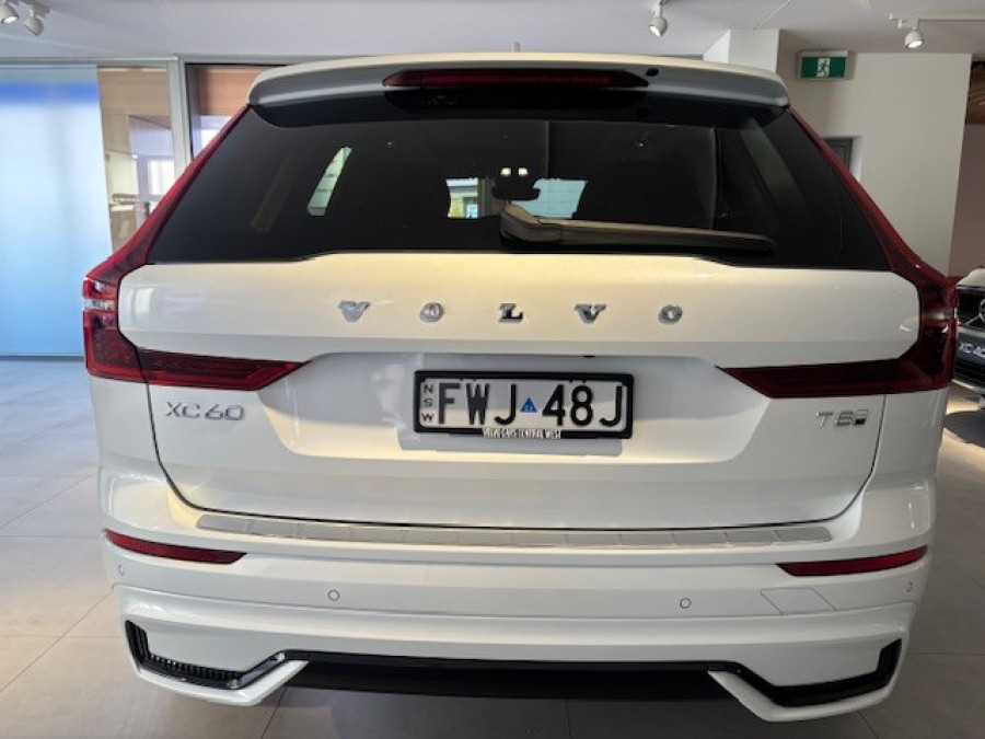 2025 MY26 Volvo XC60 UZ Plus T8 Plug-in Hybrid Dark SUV Image 7