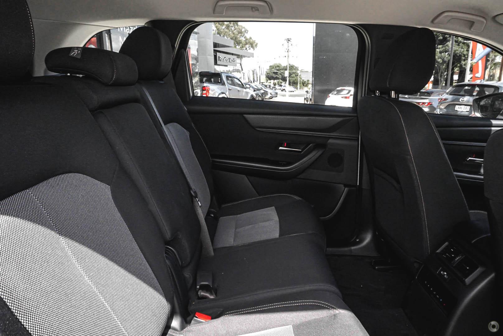 2024 Mazda CX-80 KL G40e Pure SUV Image 7
