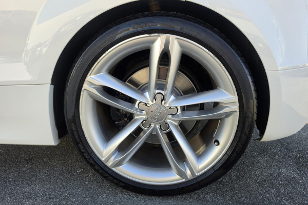 2009 Audi TTS 8J  Convertible Image 11