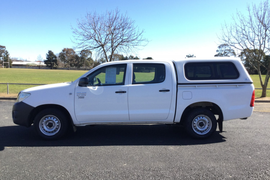 2009 Toyota HiLux 6M7099000 Workmate Ute Image 8