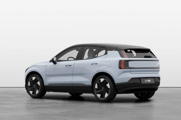 2024 Volvo EX30  Twin Motor Performance Ultra SUV Image 3