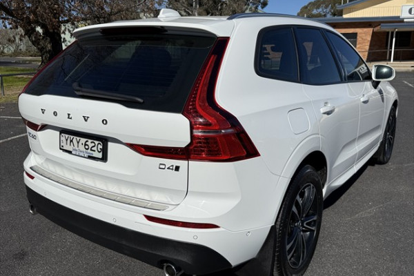 2020 MY21 Volvo XC60 UZ D4 Momentum SUV Image 3