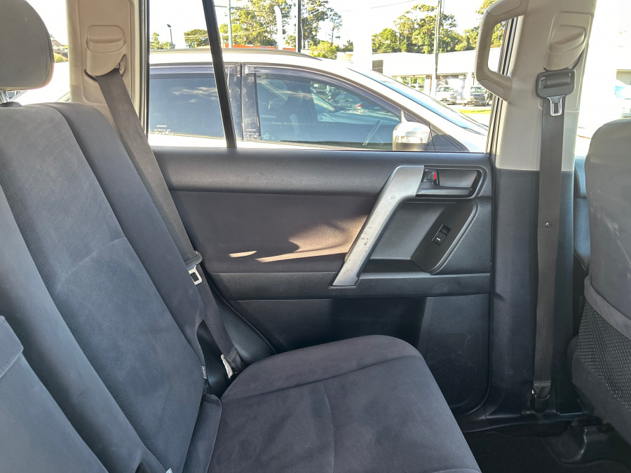 2016 Toyota LandCruiser Prado GDJ150R GXL SUV Image 36