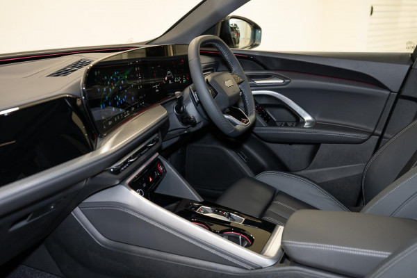 2025 Audi SQ5 GU edition one SUV image 8