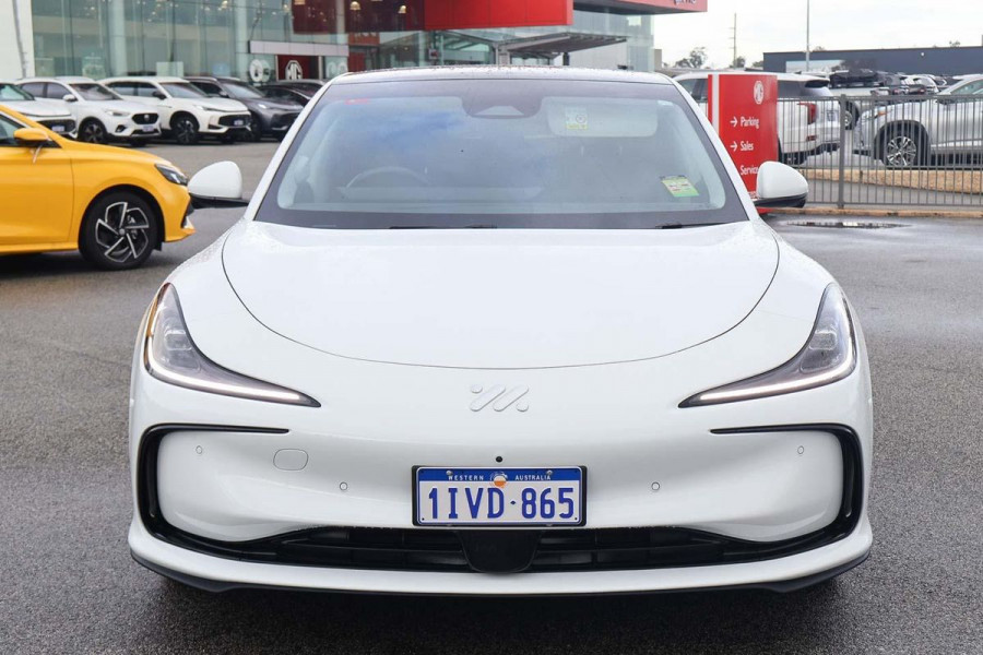 2025 MG IM5 P12L Premium Hatch Image 4