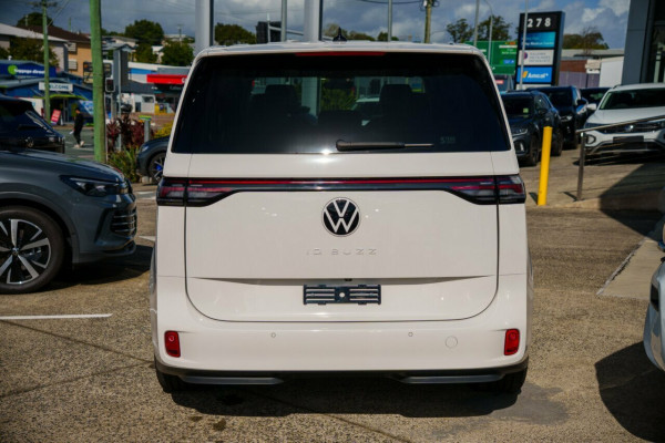 2025 Volkswagen ID. Buzz EB Pro BEV560 People Mover Image 3