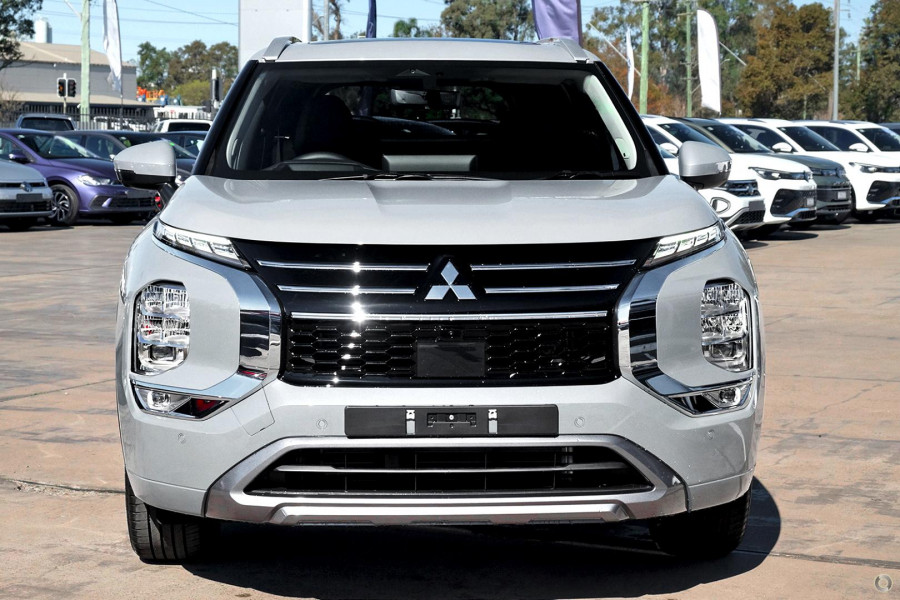 2025 Mitsubishi Outlander ZM Exceed SUV Image 2
