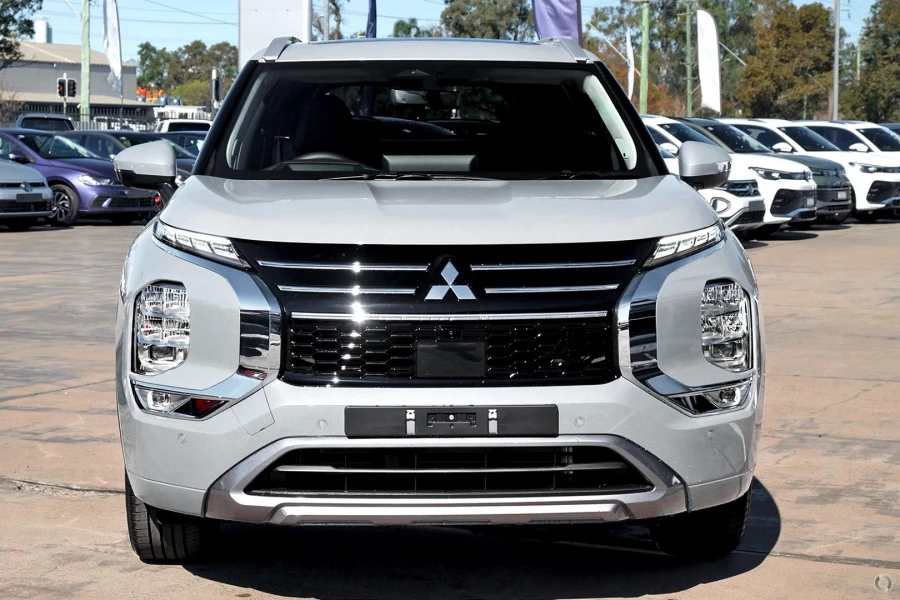 2025 Mitsubishi Outlander ZM Exceed SUV Image 2
