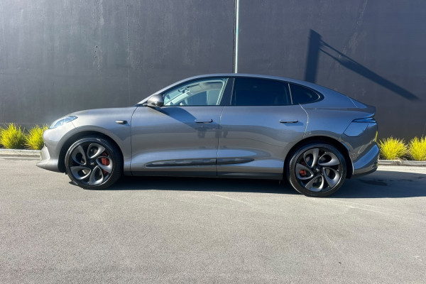 2025 MG IM6 S12L Performance SUV Image 6