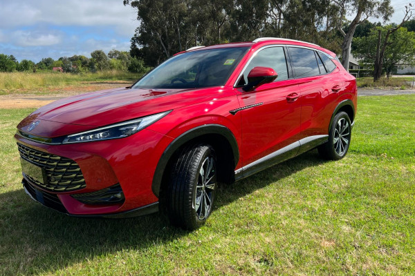 2024 MY24.5 MG HS AS33 Essence SUV