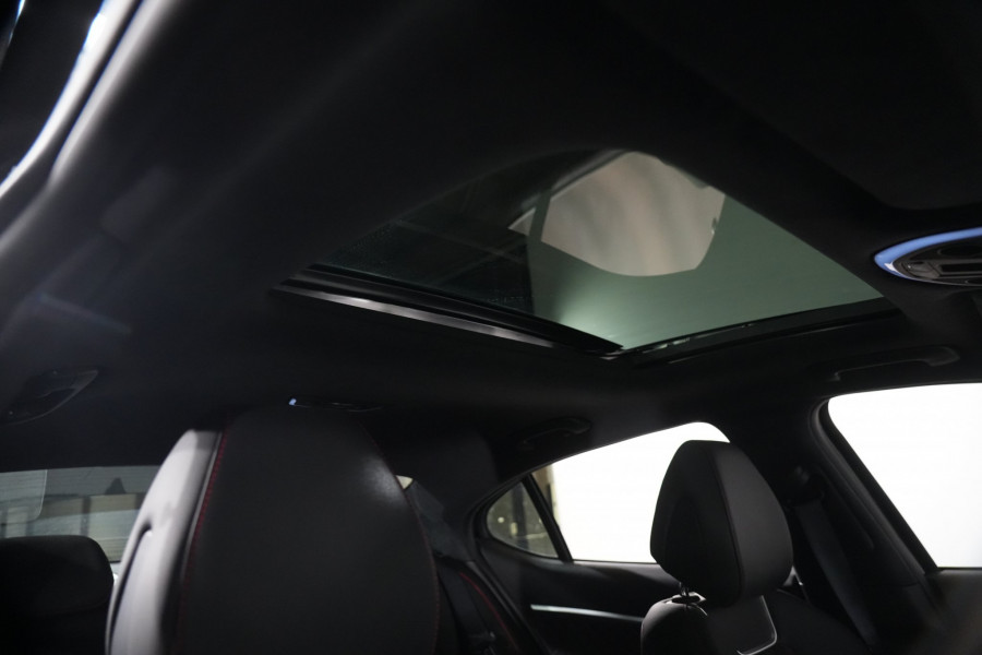 2025 Genesis G70 3.3t Sport Lux Sedan Image 29