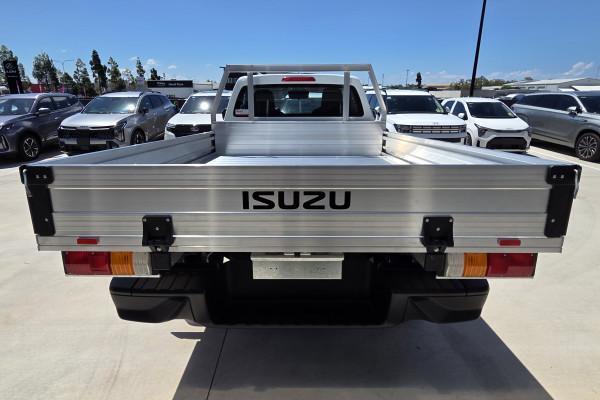 2026 Isuzu D-MAX RG SX High Ride Cab Chassis Image 4