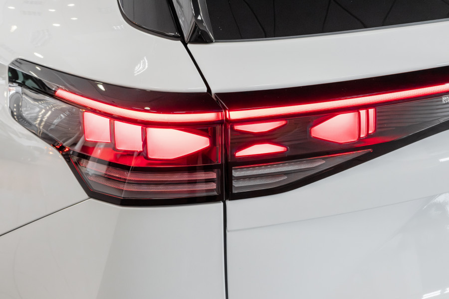 2025 Volkswagen Tayron R4 195TSI R-Line SUV Image 22
