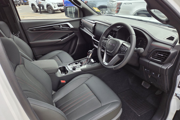 2026 Isuzu MU-X RJ X-TERRAIN SUV Image 9