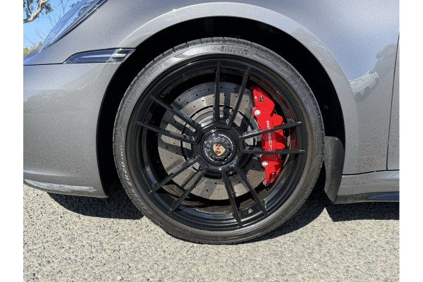 2022 Porsche 911 992 Targa 4 GTS Convertible Image 12