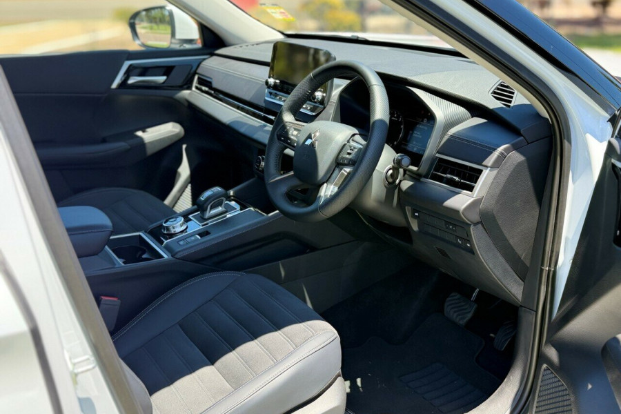 2024 Mitsubishi Outlander ZM Aspire SUV Image 10