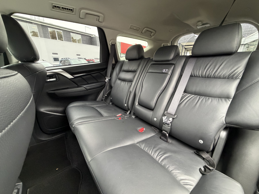 2019 Mitsubishi Pajero Sport QE Black Edition SUV Image 12