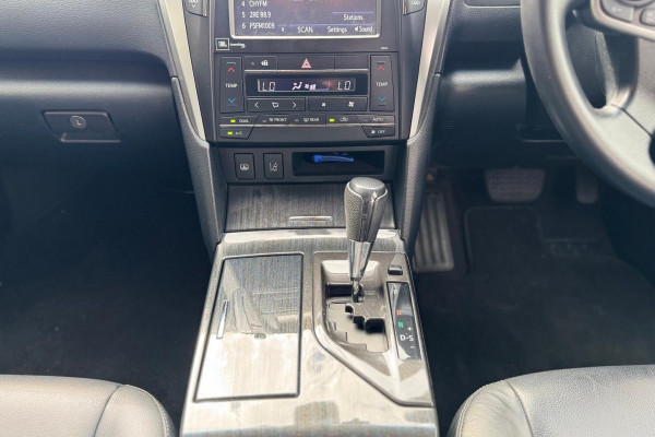 2017 Toyota Aurion GSV50R Presara Sedan Image 11