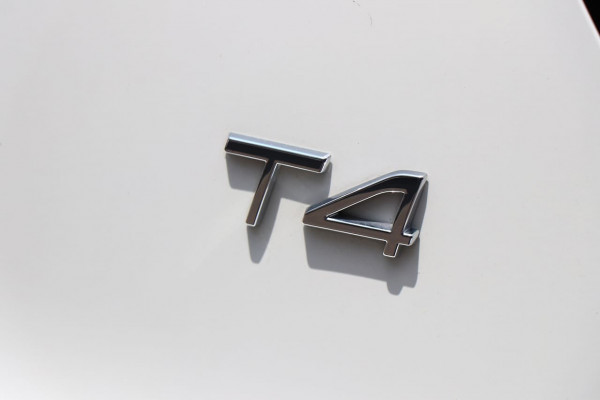 2018 Volvo Xc40 (No Series) MY19 T4 Momentum Suv Image 5