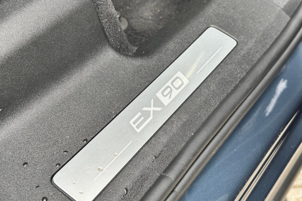 2025 Volvo EX90 No Series Plus Twin Motor SUV Image 26