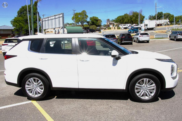 2024 Mitsubishi Outlander ZM ES SUV Image 5