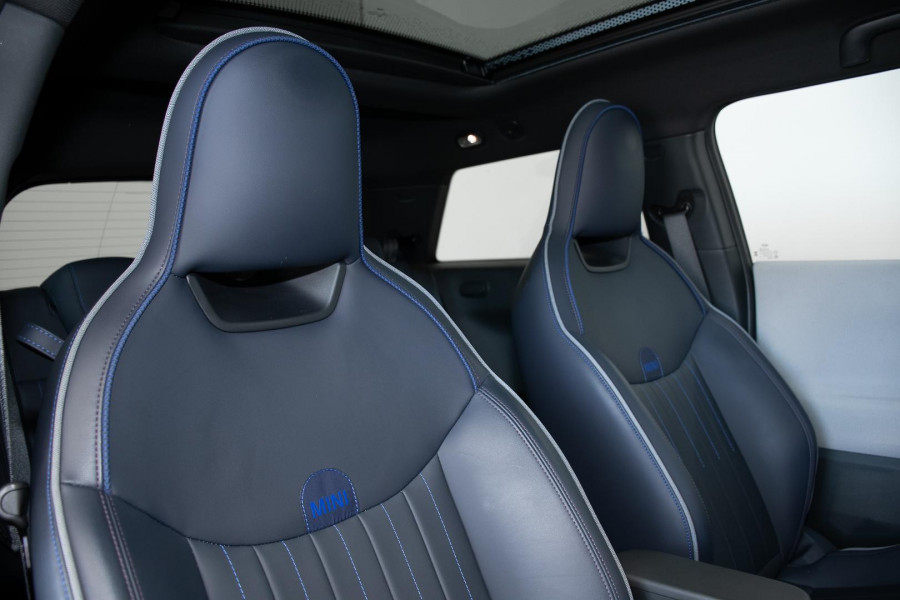 2024 MINI Cooper J01 SE Favoured Hatch