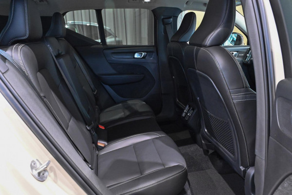 2026 Volvo XC40 XZ Ultra B4 Dark SUV Image 7