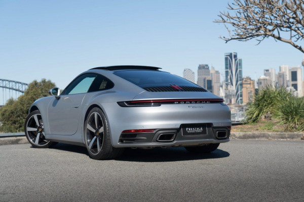 2020 Porsche 911 Carrera Coupe Image 3