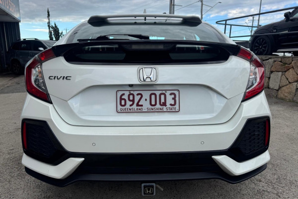 2017 Honda Civic 10th Gen VTi-S Hatch Image 8