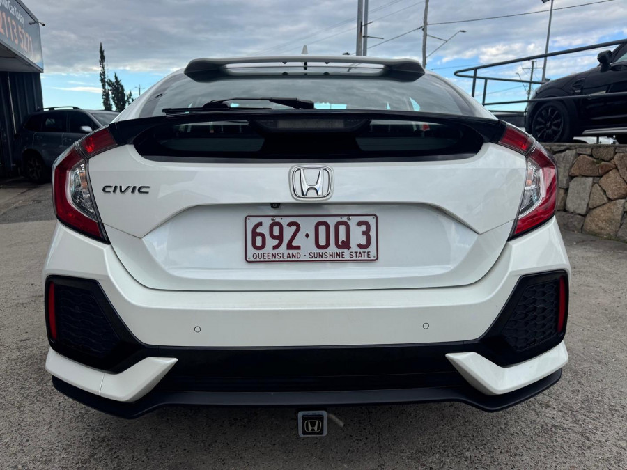 2017 Honda Civic 10th Gen VTi-S Hatch Image 8