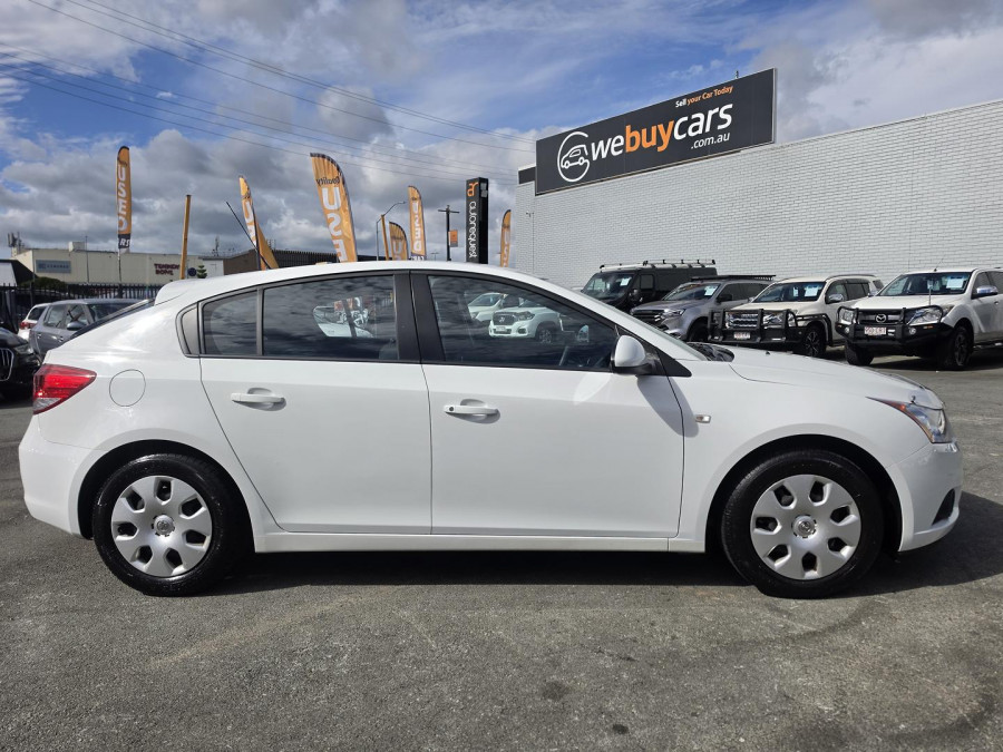 2012 MY13 Holden Cruze JH Series II CD Hatch Image 6