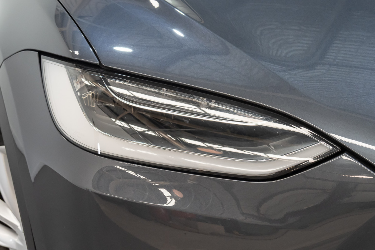 2016 Tesla Model X X 90d (90xb) SUV Image 2