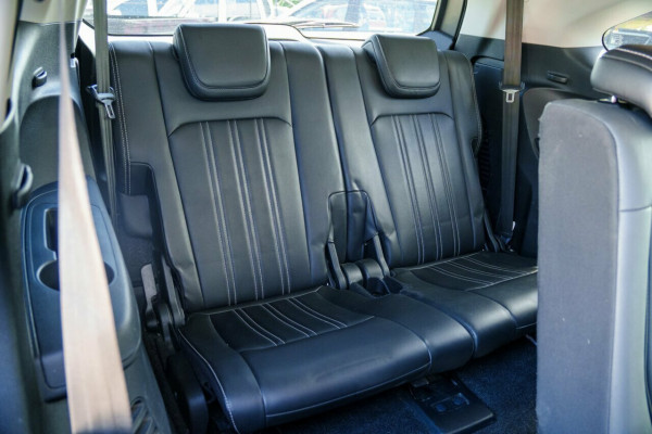 2021 Isuzu MU-X RJ LS-T SUV Image 11