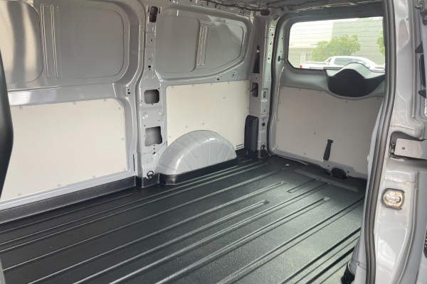 2026 MY25 Volkswagen Transporter NSN SWB Van Van Image 5