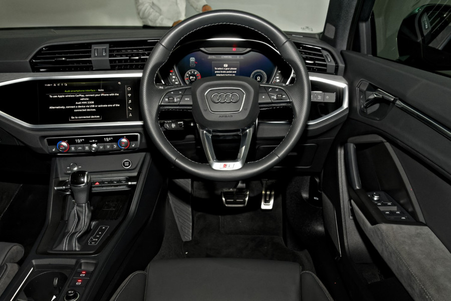 2020 Audi Q3 Line