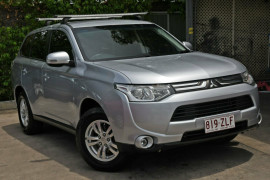 Mitsubishi Outlander ES 2WD ZJ
