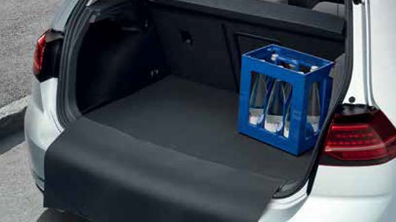 Luggage compartment reversible mat with protective flap