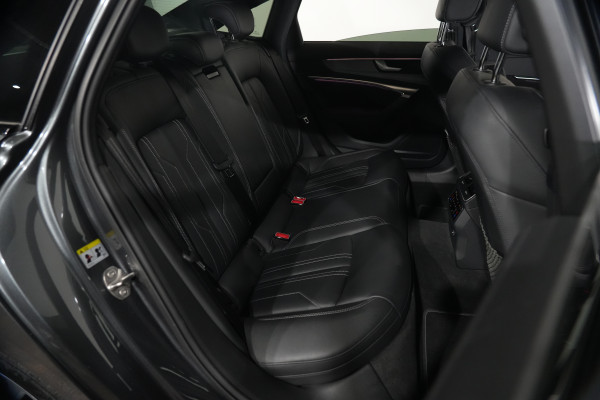 2021 Audi A6 55 TFSI S line Sedan Image 31