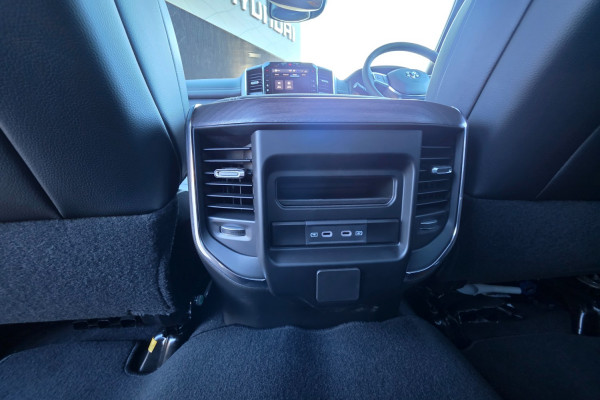 2026 Ram 2500 DJ Laramie Dual Cab Image 24