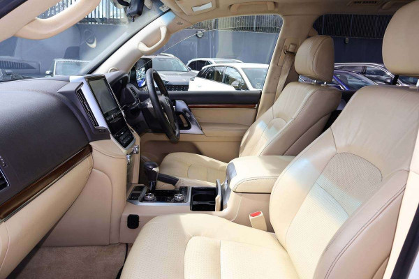 2016 Toyota LandCruiser VDJ200R VX SUV Image 10