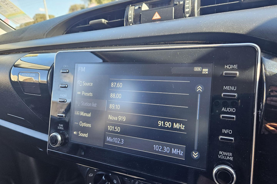 2022 Toyota HiLux GUN126R SR Double-Cab Pick-Up Image 24