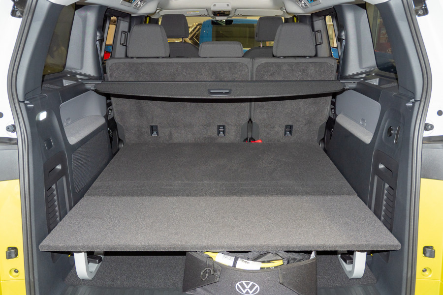 2024 MY25 Volkswagen ID. Buzz EB Pro BEV560 People Mover Image 14