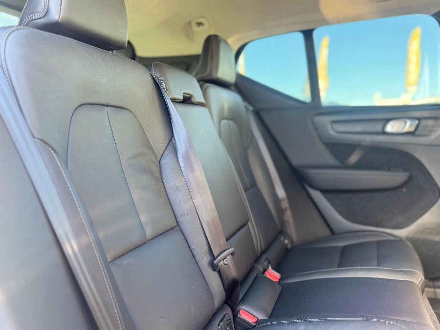 2019 Volvo XC40 XZ T4 Momentum SUV Image 15
