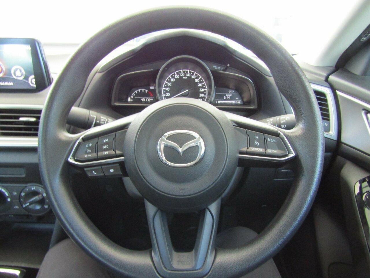 2018 Mazda 3 BN5276 Neo SKYACTIV-MT Sport Sedan Image 12