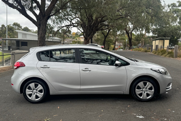 2016 Kia Cerato YD S Hatch Image 5