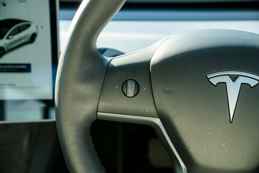 2021 Tesla Model 3  Standard Range Plus Sedan Image 12