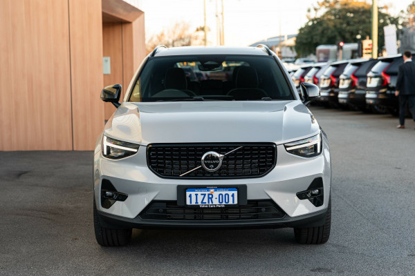 2024 MY25 Volvo XC40 XZ Ultra B4 Dark SUV Image 8