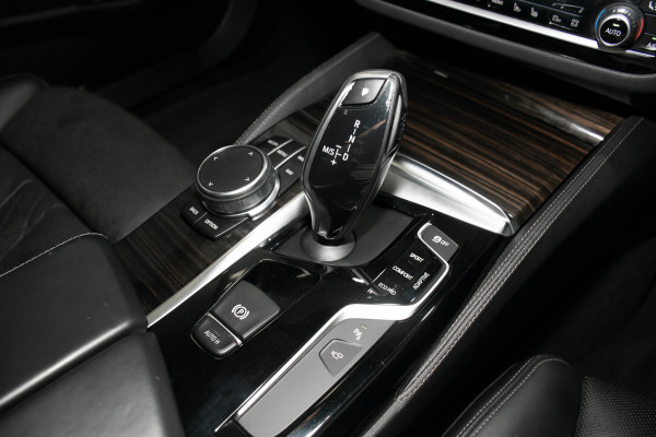 2018 BMW 5 Series 30d Luxury Line Sedan image 19